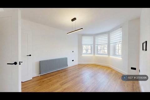 3 bedroom flat to rent, St John's Park Mansions, London, N19