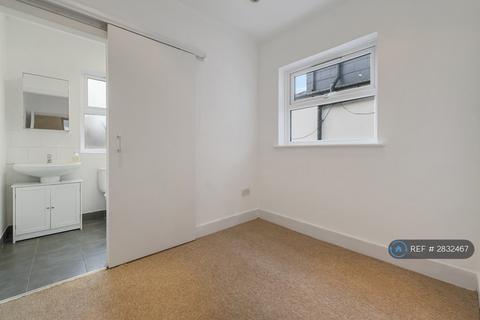 undefined, Millais Road, Enfield, EN1