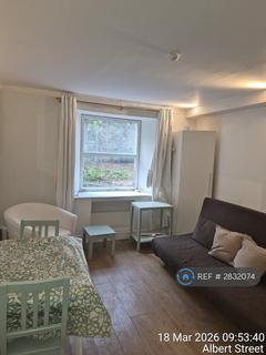 undefined, Albert St, Edinburgh, EH7