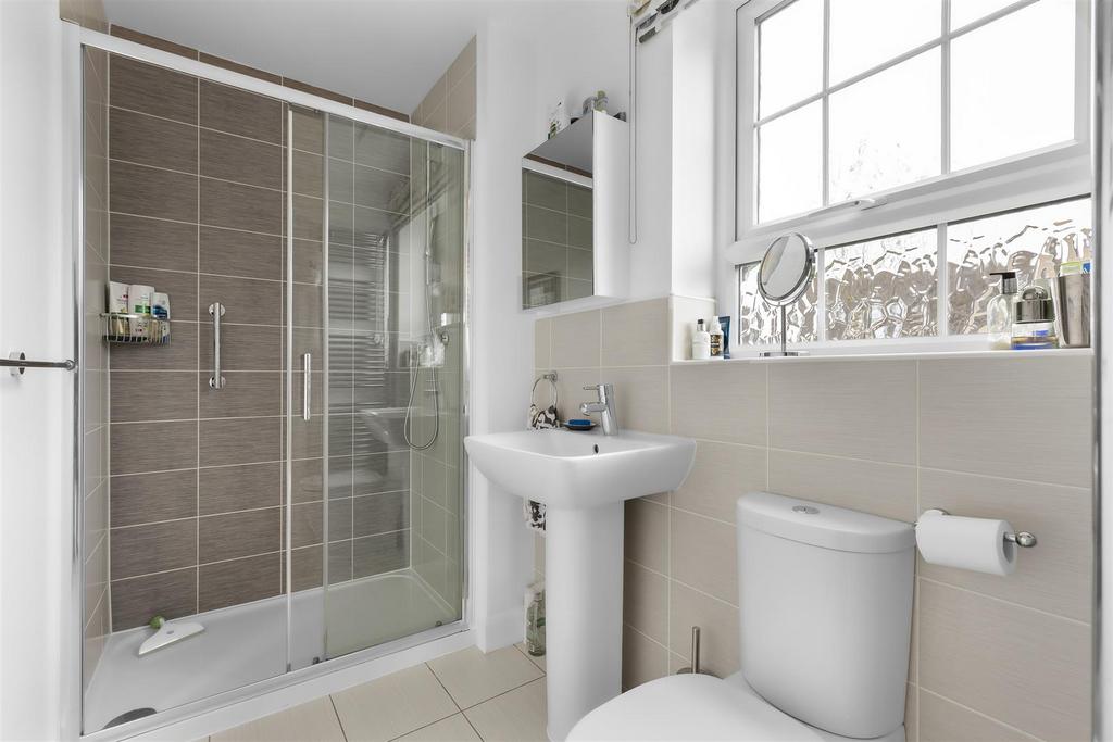 En-Suite Bedroom 1