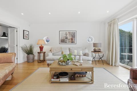 5 bedroom detached house for sale, Hillside Walk, Brentwood, CM14