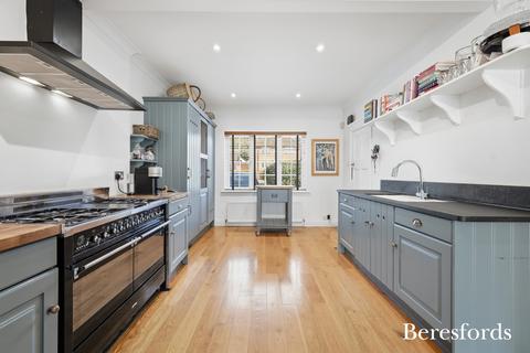 5 bedroom detached house for sale, Hillside Walk, Brentwood, CM14