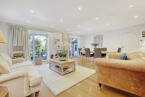 5 bedroom detached house for sale, Hillside Walk, Brentwood, CM14
