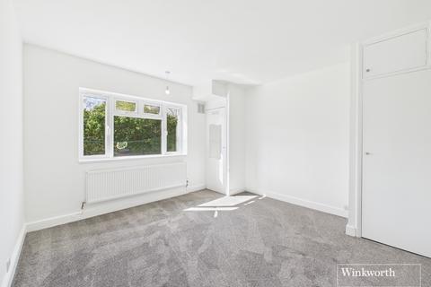 2 bedroom apartment to rent, Campbell Court, Kingsbury NW9
