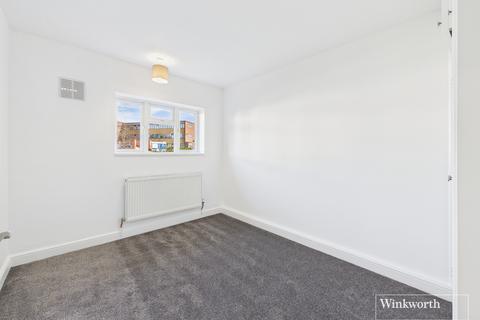 2 bedroom apartment to rent, Campbell Court, Kingsbury NW9