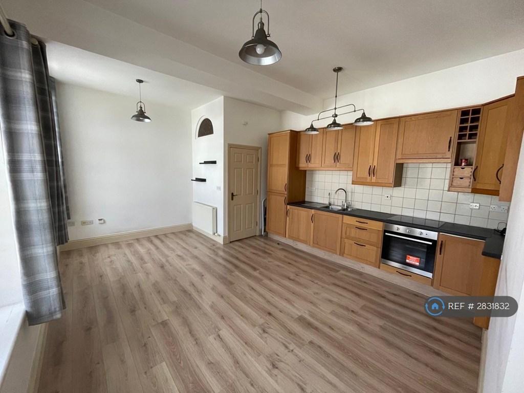Lounge / Kitchen