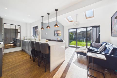 3 bedroom end of terrace house for sale, Temple Close, Burton-on-Trent DE14