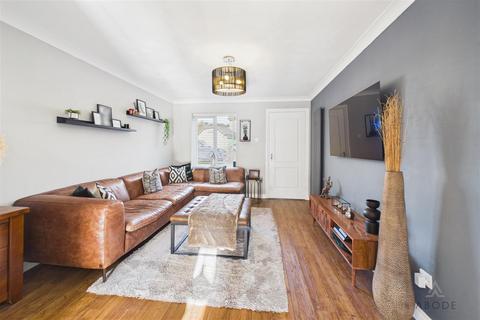 3 bedroom end of terrace house for sale, Temple Close, Burton-on-Trent DE14