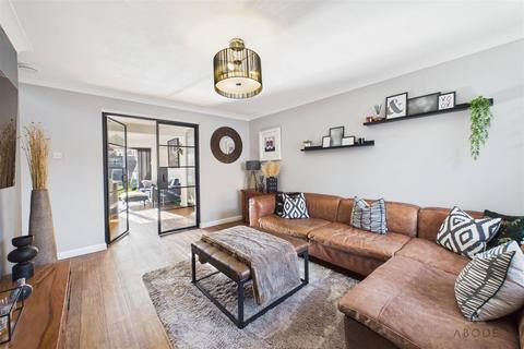 3 bedroom end of terrace house for sale, Temple Close, Burton-on-Trent DE14
