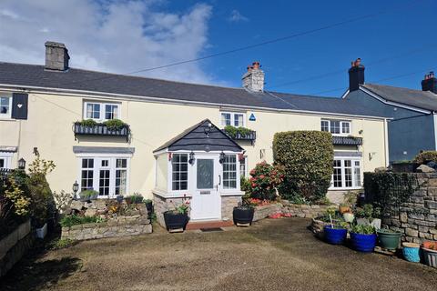 2 bedroom end of terrace house for sale, Lias Cottages, Porthcawl CF36