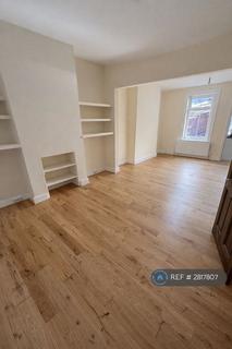 2 bedroom terraced house to rent, Queens Road, Morden, SM4