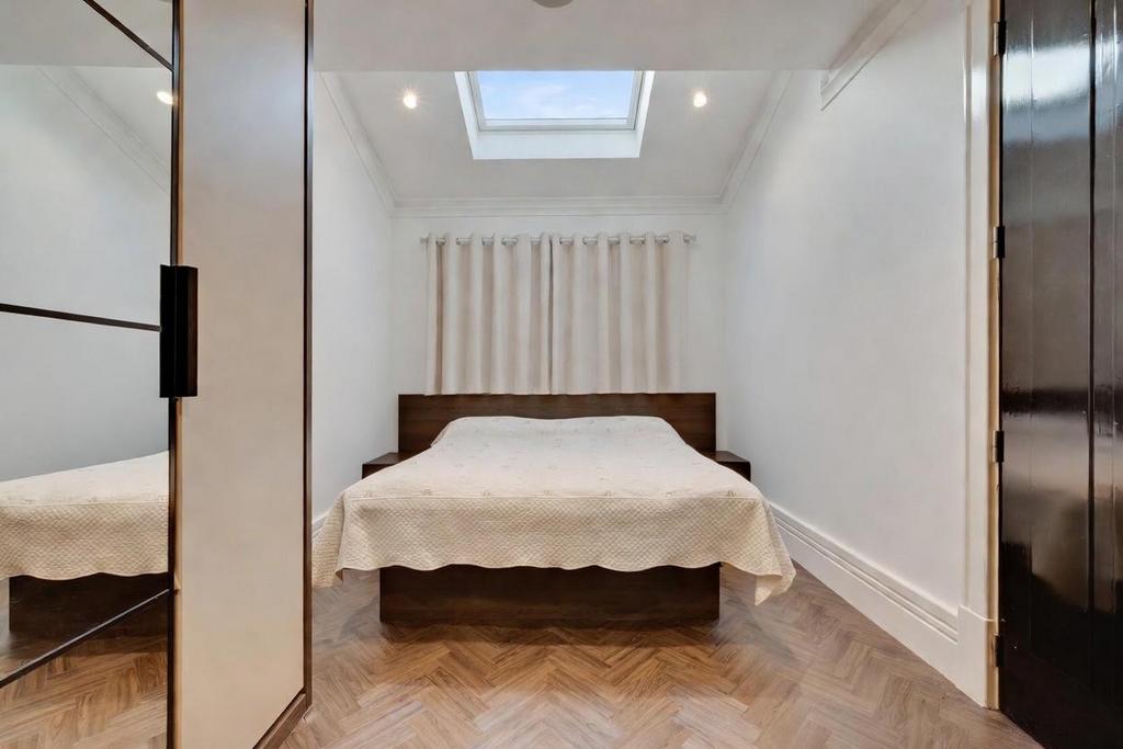 Bed 4.jpg