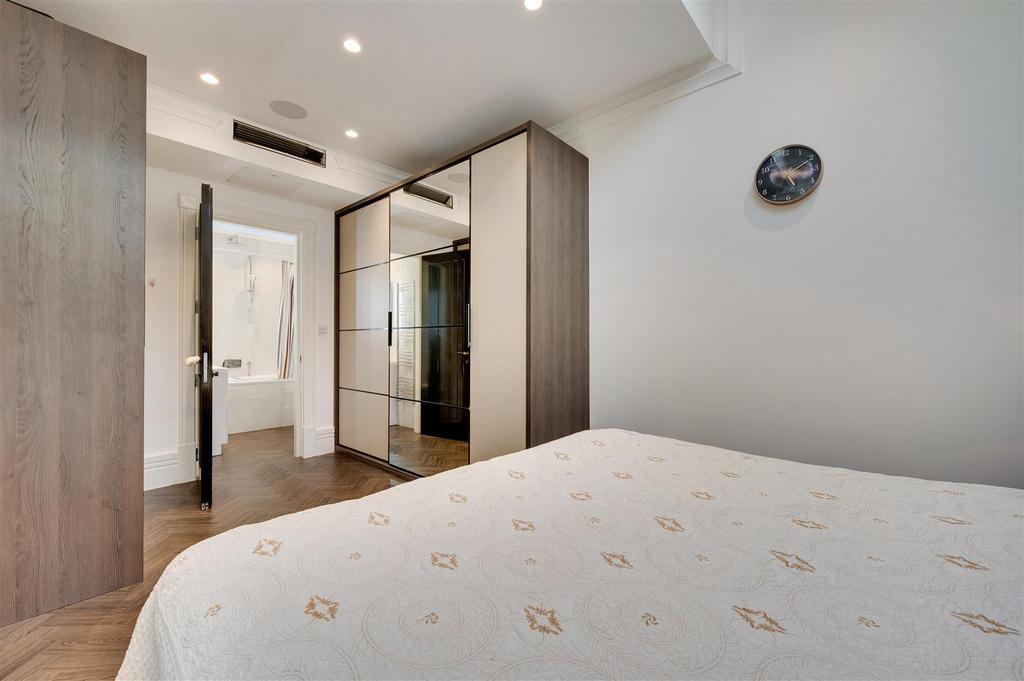 Bed 4.1.jpg