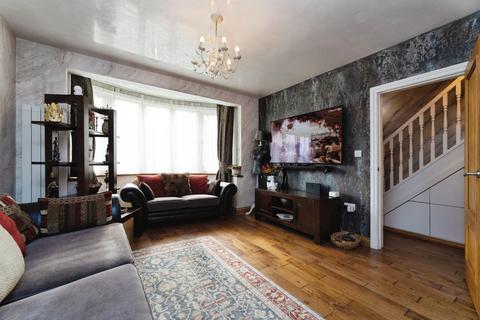 4 bedroom terraced house for sale, Fairlop Road, ILFORD, Essex, IG6