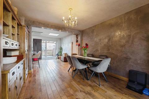 4 bedroom terraced house for sale, Fairlop Road, ILFORD, Essex, IG6