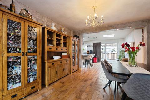 4 bedroom terraced house for sale, Fairlop Road, ILFORD, Essex, IG6