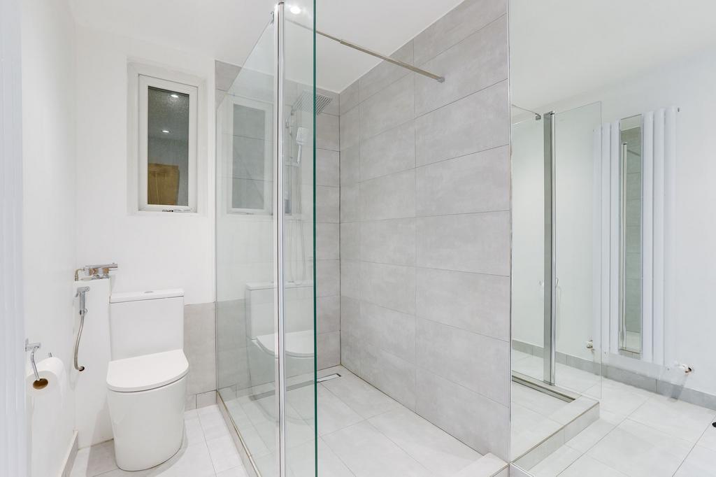 Outbuilding - Shower Room