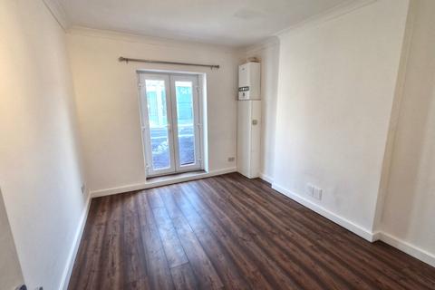 undefined, Elmdene Road, Basement Flat, London, Greater London, SE18