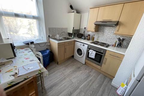 1 bedroom flat to rent, Lisvane Street, Cathays, Cardiff