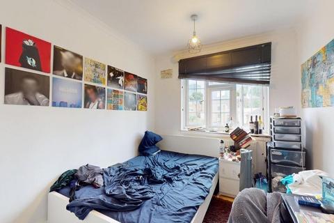 undefined, Grundy Street, London E14