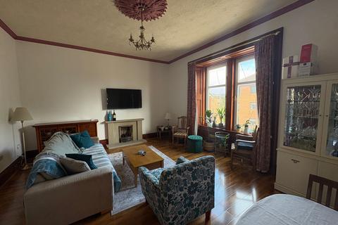 3 bedroom flat to rent, Neilston Road, Paisley, PA2