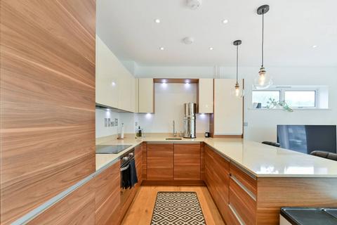 undefined, Blagrove Road, Hampton Wick, Teddington, TW11