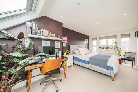 4 bedroom house for sale, Tolworth Park Road, Surbiton KT6