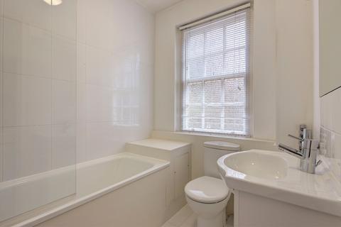 Studio to rent, Pelham Court, South Kensington SW3