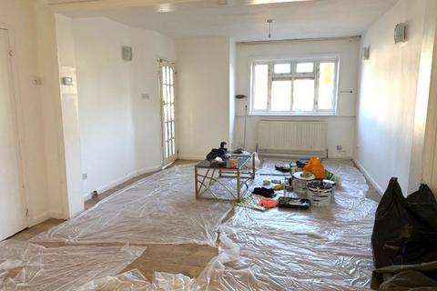 4 bedroom semi-detached house to rent, Boxtree Lane, HA3