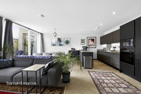 2 bedroom flat for sale, Oakleigh Road North, London