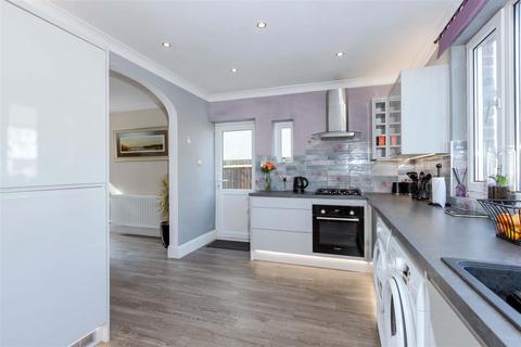 4 bedroom detached house for sale, Malvern Close, Worthing
