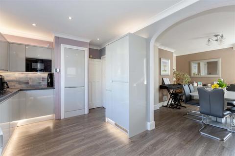 4 bedroom detached house for sale, Malvern Close, Worthing