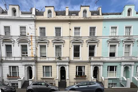 1 bedroom apartment to rent, Ladbroke Crescent