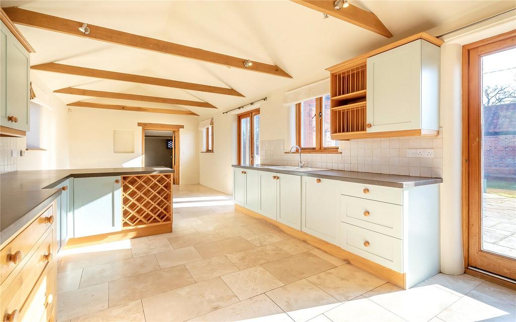 Kitchen/ Breakfast