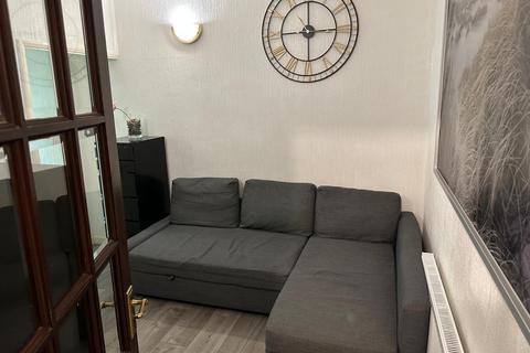 3 bedroom semi-detached house for sale, Flat 1-2  51 Staines Road Ilford IG1 2XA