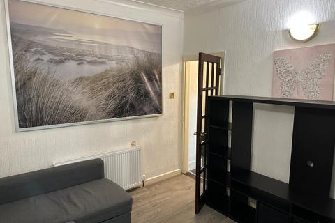 3 bedroom semi-detached house for sale, Flat 1-2  51 Staines Road Ilford IG1 2XA