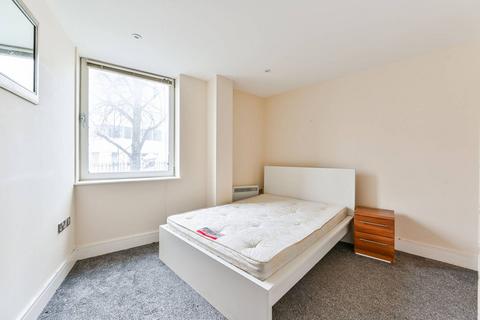2 bedroom flat to rent, Drayton Park, Arsenal, London, N5