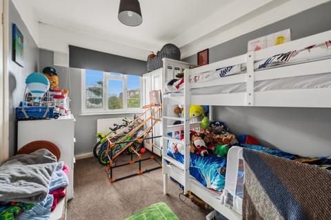 undefined, Kingston Road, Kingston upon Thames KT1