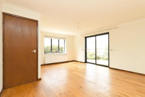 2 bedroom end of terrace house to rent, Regent Square, East Sussex TN31