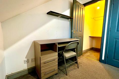 1 bedroom in a house share to rent, Tiverton Road, Birmingham B29