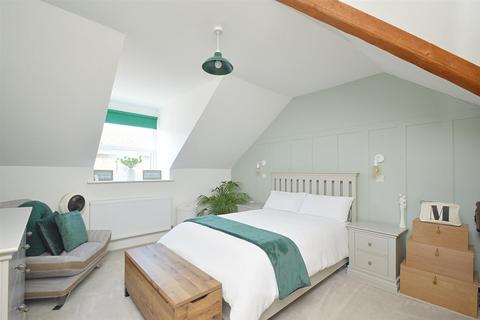 undefined, BEAUTIFULLY PRESENTED HOME * SHANKLIN