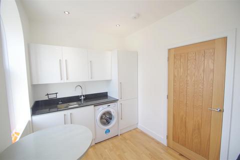 undefined, High Road, London E18