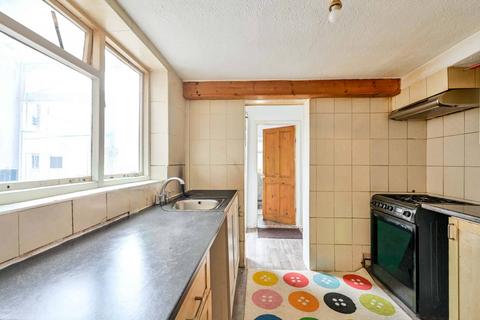 undefined, Frailey Hill, Woking, GU22