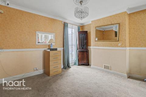 2 bedroom semi-detached house for sale, Livingstone Road, Thornton Heath