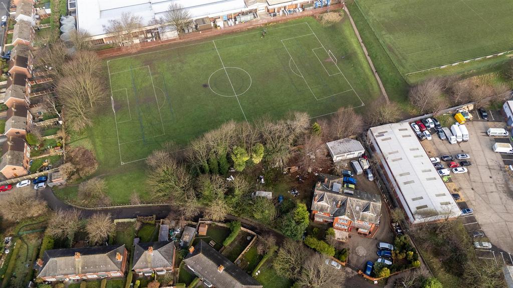 Drone of Plot