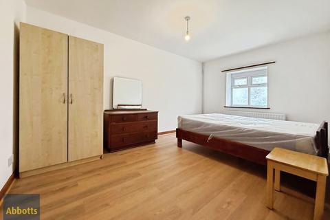 undefined, Newmarket Road, Cambridge, CB5