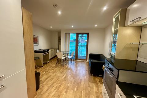 2 bedroom apartment to rent, Mackenzie House, Leeds, LS10