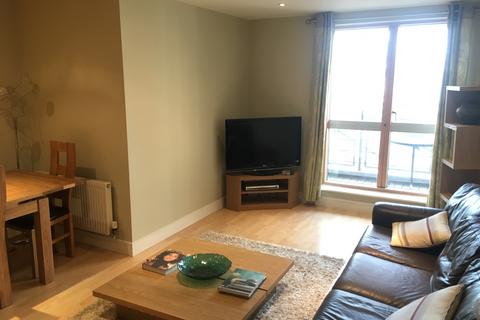 2 bedroom apartment to rent, Cromwell Court, Leeds, LS10