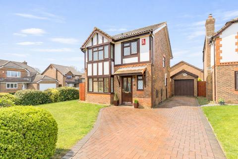 3 bedroom detached house for sale, Beacons Close, Rogerstone, NP10