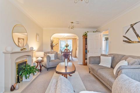 3 bedroom detached house for sale, Beacons Close, Rogerstone, NP10